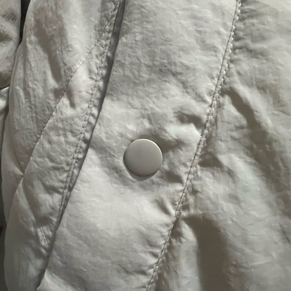 Garage Women's Off-White Puffer Jacket - Picture 6 of 11